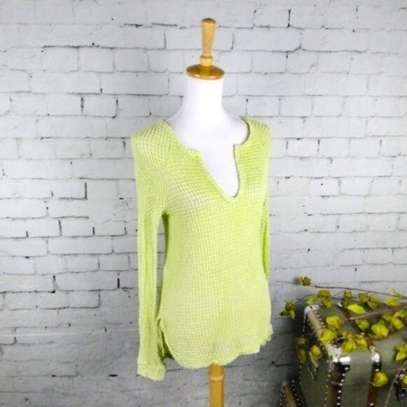 Elan Open Weave Crochet Look Notched Neckline Long Sleeve Top Lime Size Medium - Picture 8 of 8